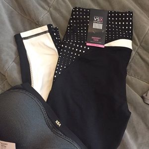 Victoria Secret Black & White Capri
